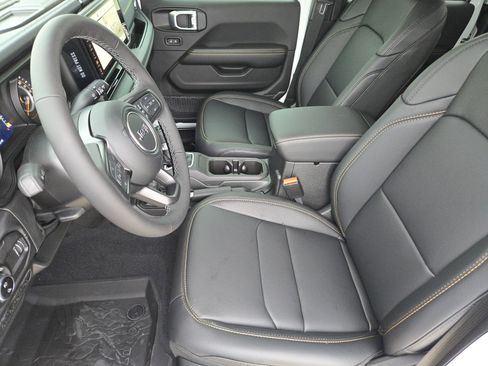 New 2026 Jeep Gladiator Sport AWD/4WD image 11
