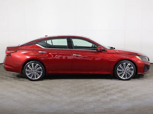 Used 2023 Nissan Altima 2.5 SL FWD image 19