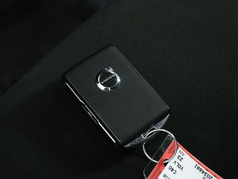 Certified 2023 Volvo C40 P8 Recharge Plus image 31