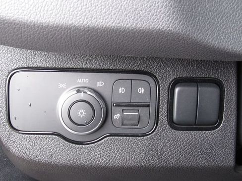 Used 2025 Mercedes-Benz Sprinter 4500 image 37