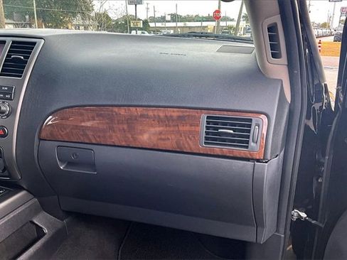Used 2013 Nissan Armada Platinum image 22