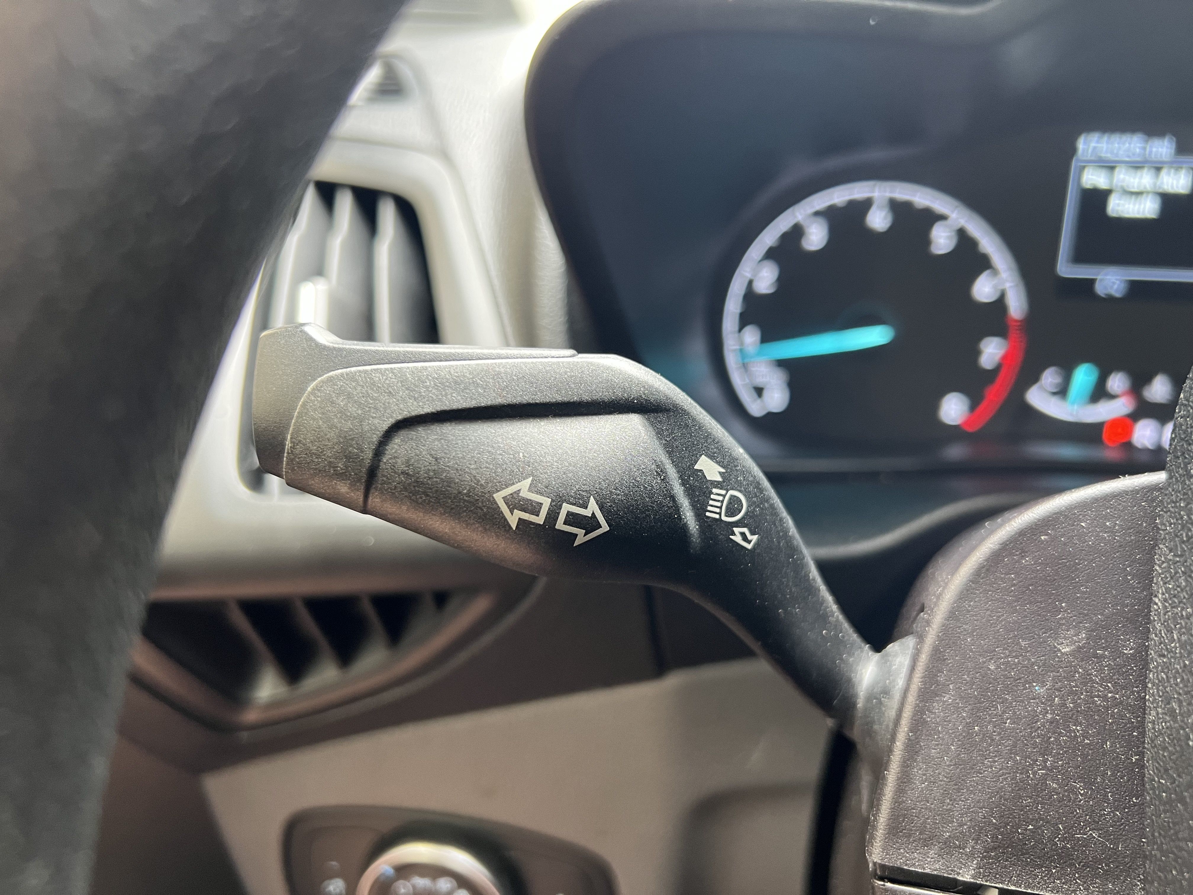Used 2020 Ford Transit Connect XL FWD image 33