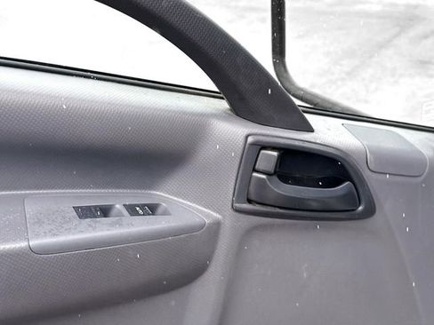 Used 2019 Isuzu NPR HD image 6