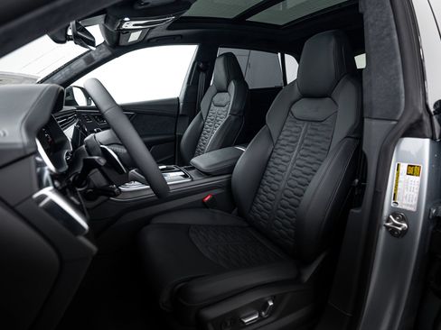 New 2026 Audi RS Q8 performance image 17