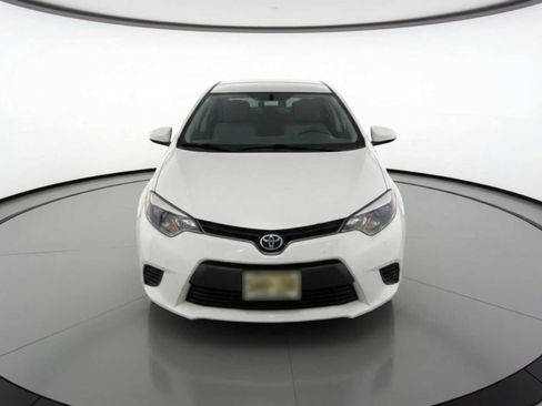 Used 2015 Toyota Corolla LE image 2