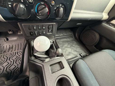 Used 2007 Toyota FJ Cruiser 4WD image 34