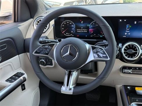 New 2025 Mercedes-Benz GLA 250 4MATIC image 9
