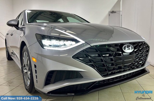 Used 2023 Hyundai Sonata SEL FWD image 2