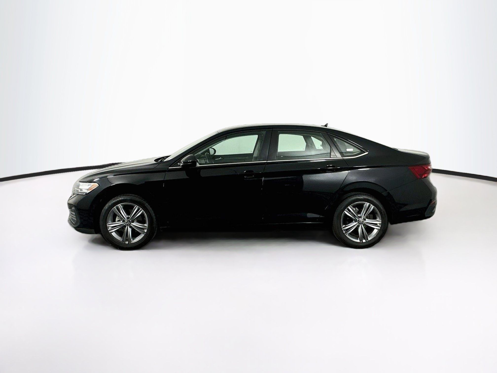 Used 2024 Volkswagen Jetta SE FWD image 4