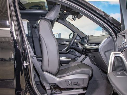 Used 2025 BMW X1 xDrive28i w/ Technology Package image 20