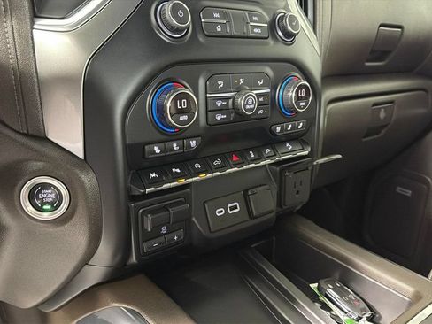 Used 2021 Chevrolet Silverado 1500 LTZ w/ LTZ Premium Package AWD/4WD image 24