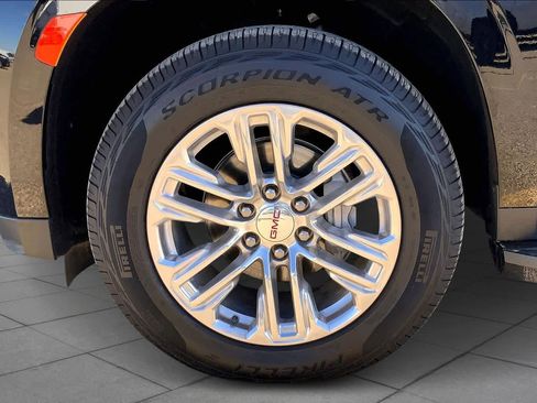 Used 2023 GMC Yukon SLT image 10