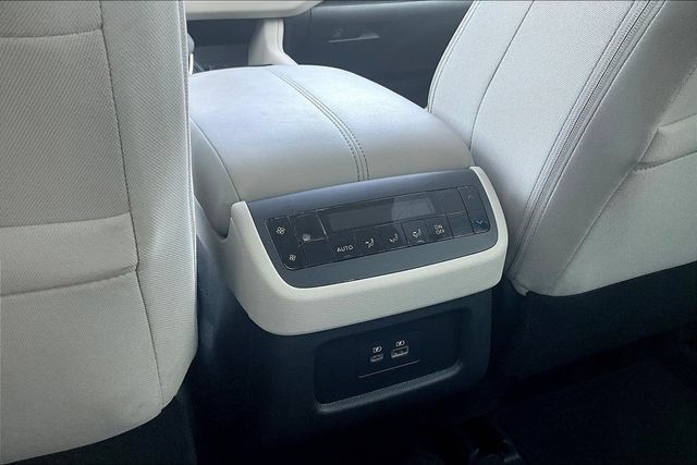 Used 2025 Nissan Pathfinder SV AWD/4WD image 10