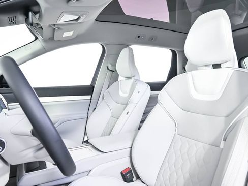 Used 2025 Volvo EX90 Plus AWD/4WD image 7
