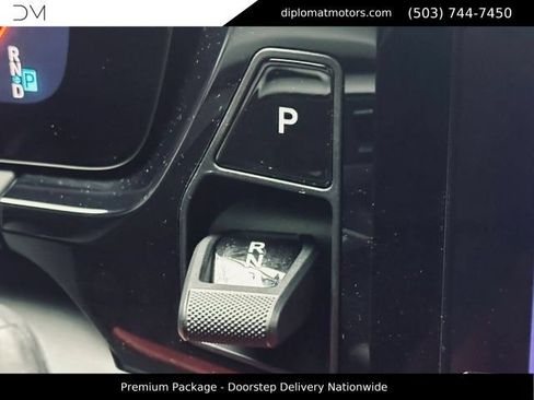 Used 2025 Porsche Macan 4 Electric w/ Premium Package AWD/4WD image 36