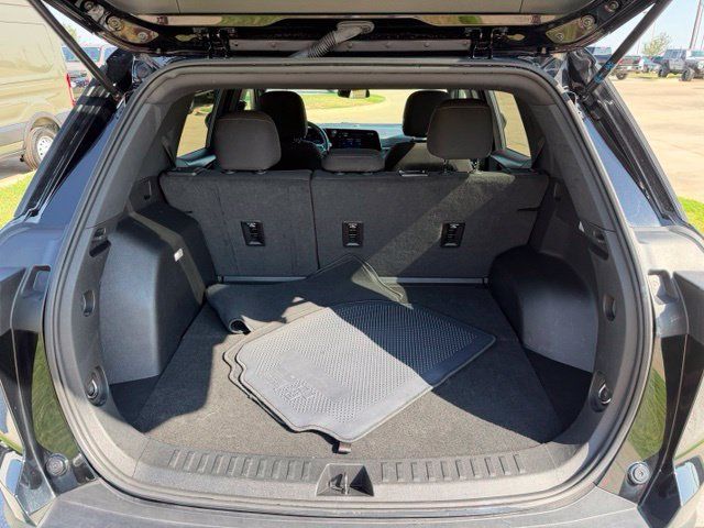 Used 2025 Chevrolet Equinox LT AWD/4WD image 8
