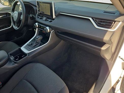 Used 2025 Toyota RAV4 XLE image 21