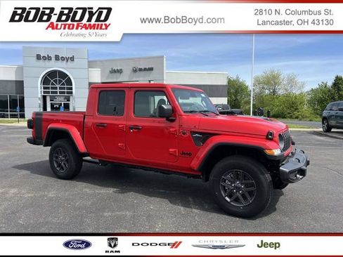 New 2025 Jeep Gladiator Sport AWD/4WD image 1