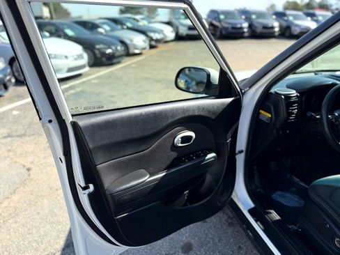 Used 2014 Kia Soul image 14