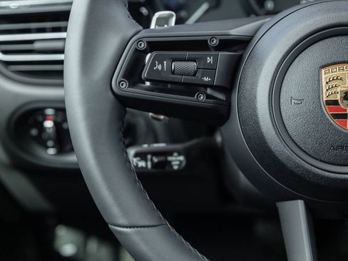 Used 2025 Porsche Macan Turbo image 15