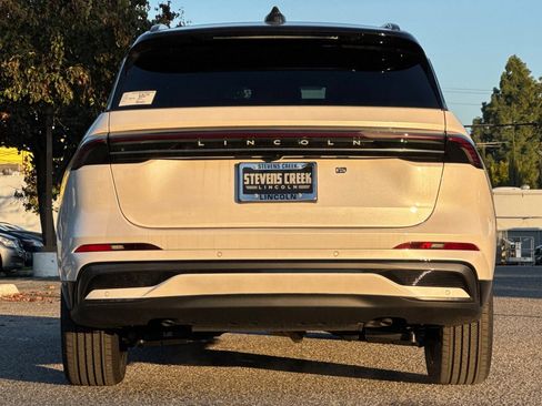 New 2026 Lincoln Nautilus Reserve w/ Jet Appearance Package AWD/4WD image 5