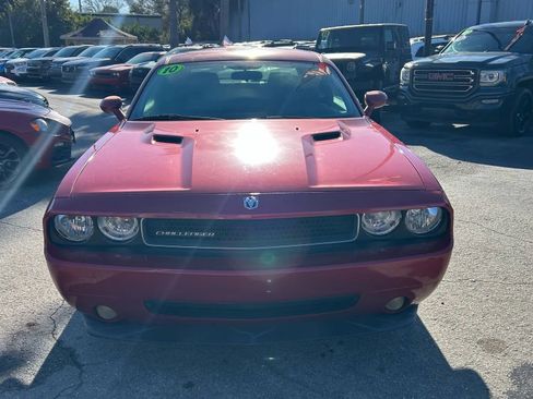Used 2010 Dodge Challenger SE RWD image 3