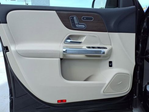 New 2026 Mercedes-Benz GLB 250 image 11