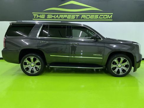 Used 2017 GMC Yukon Denali w/ Open Road Package AWD/4WD image 11