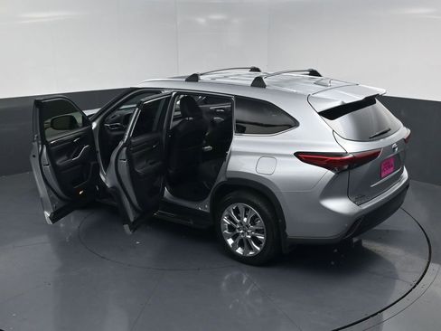 Used 2020 Toyota Highlander Limited image 40
