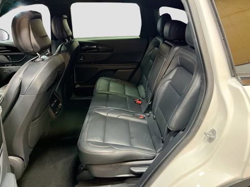 Used 2024 Lincoln Nautilus Premier w/ Equipment Group 102A AWD/4WD image 26