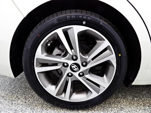 Used 2017 Hyundai Elantra Limited w/ Limited Tech Package 04 image 20