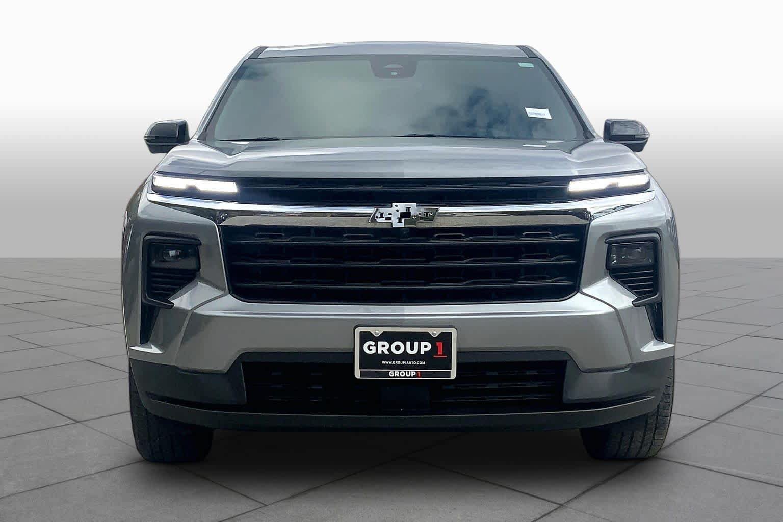 Used 2024 Chevrolet Traverse LS FWD image 3