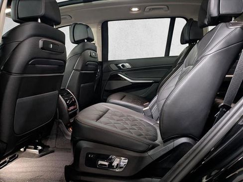 New 2026 BMW X7 xDrive40i w/ Premium Package image 17
