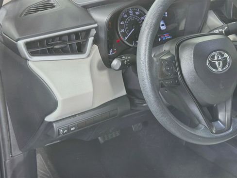 Used 2022 Toyota Corolla LE w/ LE Convenience Package FWD image 17