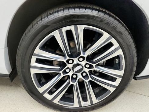 Used 2026 Cadillac Vistiq Platinum w/ LPO, Floor Liner Package AWD/4WD image 86