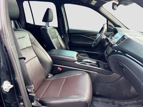 Used 2025 Honda Ridgeline Black Edition image 29