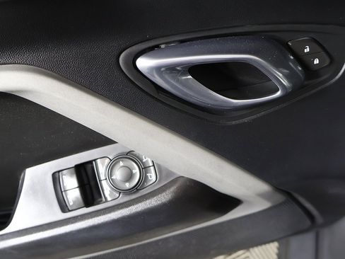 Used 2020 Chevrolet Camaro LT image 32