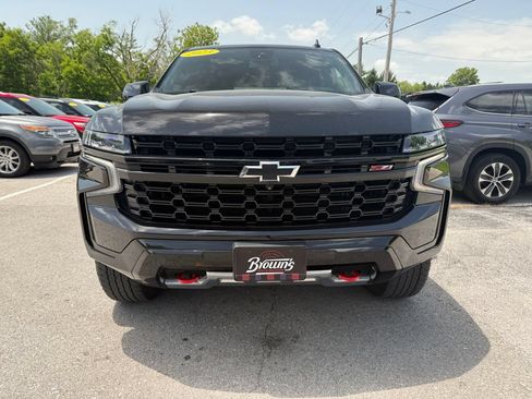 Used 2023 Chevrolet Tahoe Z71 w/ Luxury Package AWD/4WD image 2