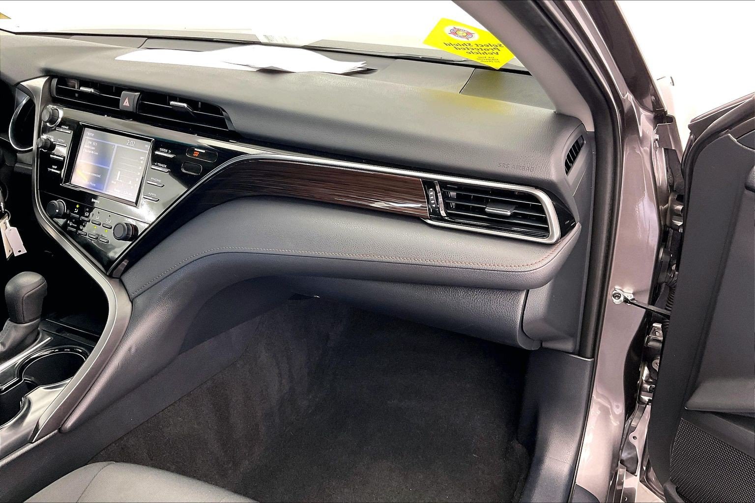 Used 2020 Toyota Camry LE FWD image 15