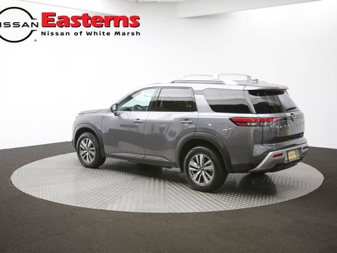 Used 2023 Nissan Pathfinder SL AWD/4WD image 62