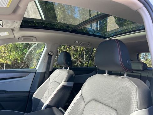 Certified 2025 Volkswagen Atlas Peak Edition SE image 22