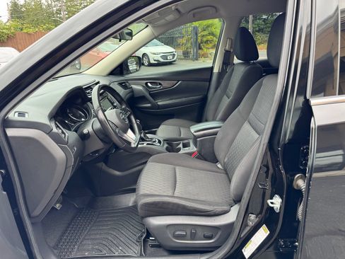 Used 2019 Nissan Rogue SV FWD image 9