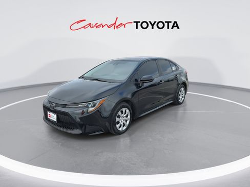 Certified 2022 Toyota Corolla LE image 4