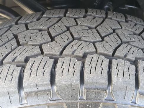 Used 2021 Chevrolet Colorado ZR2 w/ ZR2 Midnight Special Edition image 16