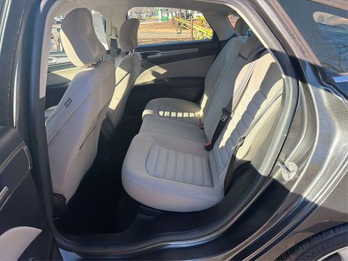 Used 2018 Ford Fusion S image 10