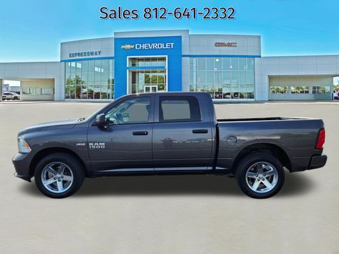 Used 2018 RAM 1500 Express w/ Express Value Package AWD/4WD image 4