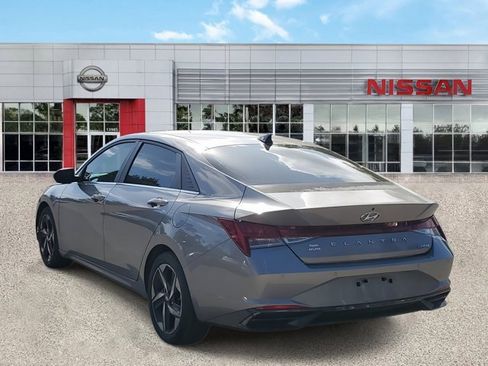 Used 2022 Hyundai Elantra Limited w/ Cargo Package image 6