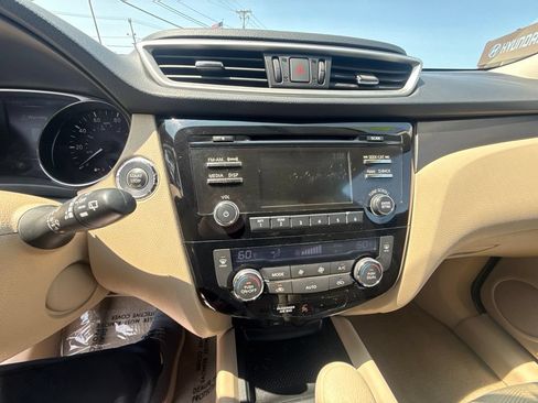 Used 2014 Nissan Rogue SV AWD/4WD image 22