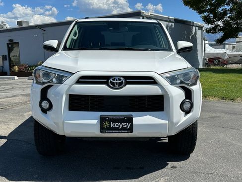 Used 2020 Toyota 4Runner SR5 AWD/4WD image 15