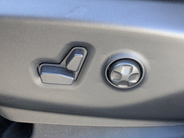 New 2026 Chrysler Pacifica Select FWD image 21